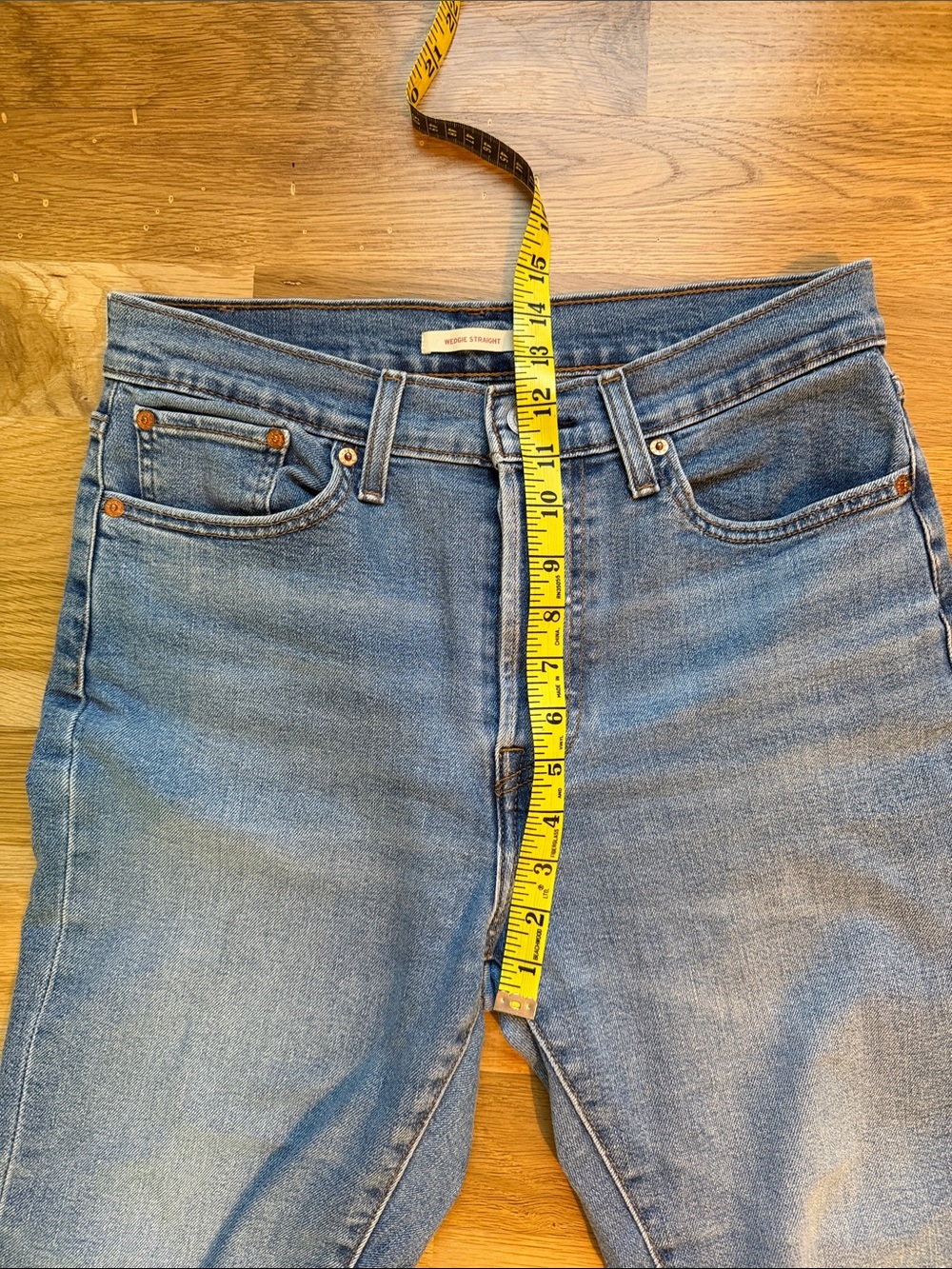 Levi's Women's Light Blue Wedgie Straight Leg Jeans - Picture 6 of 8